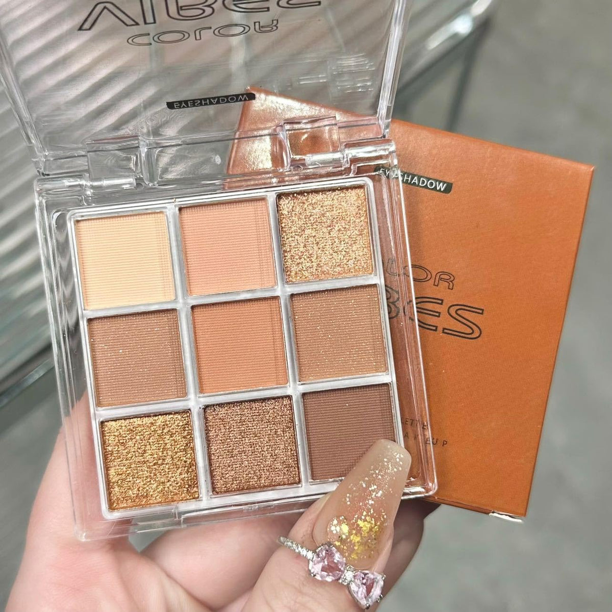 Golden Caramel 9 Warm Bronze & Nude Brown Eyeshadow Palette Matte & Metallic L387