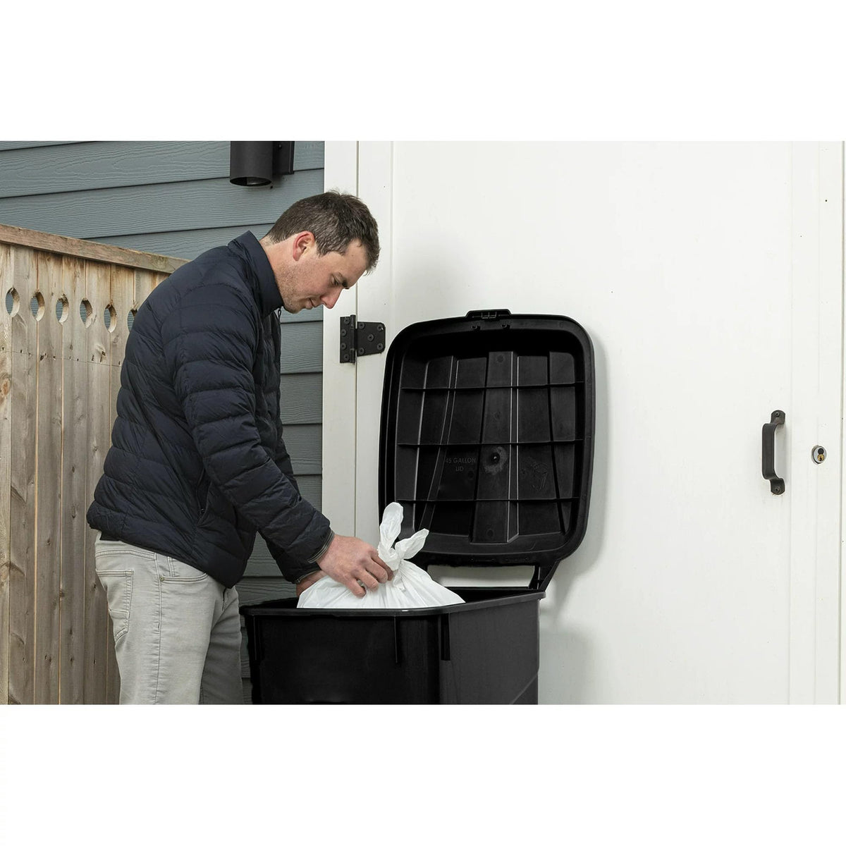 Black 45-Gallons Plastic Wheeled Trash Can with Lid E413